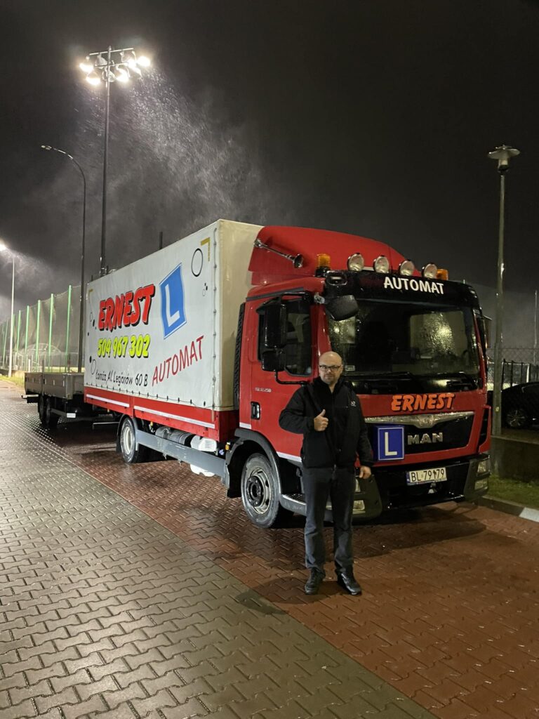 zadowolony kursant w osk Ernest w Łomży kategoria C+E