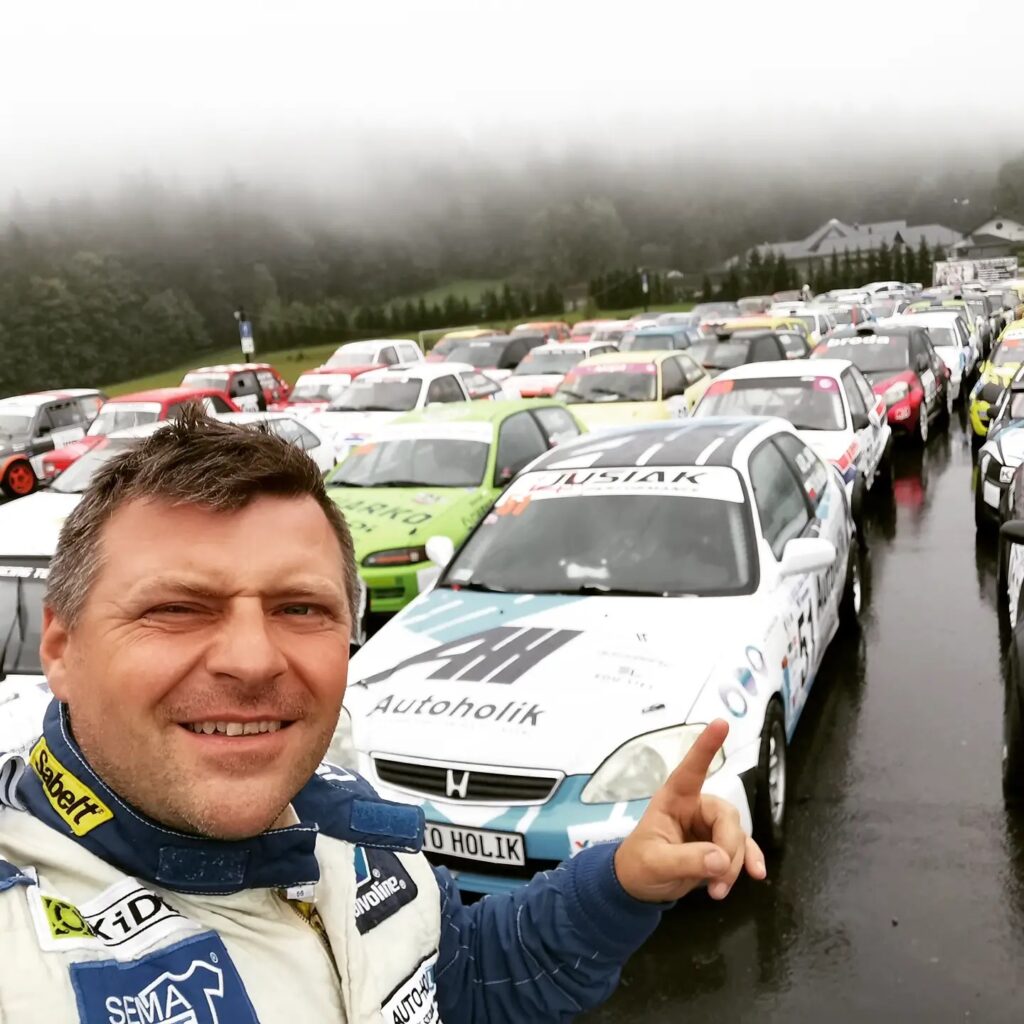 Szkoła Jazdy Autoholik na starcie w rajdzie