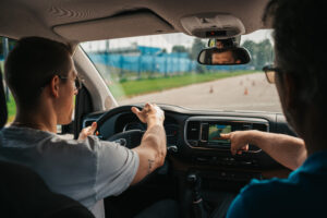 nauka jazdy i doszkalanie w szkole jazdy Elmol w Warszawie