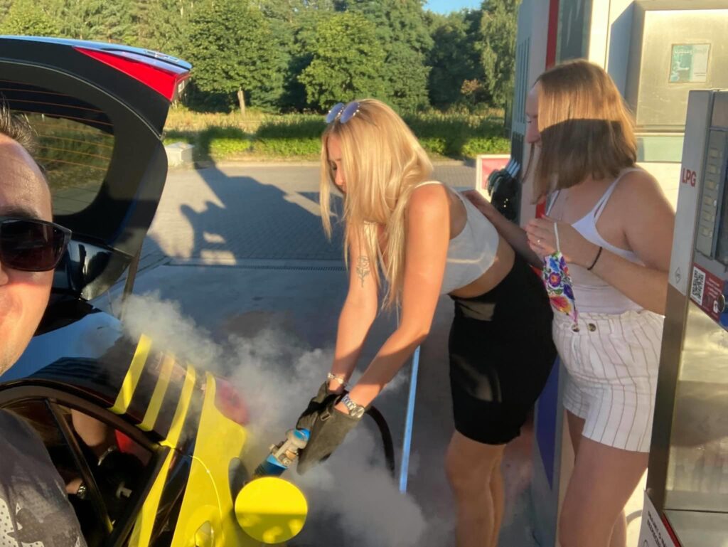 nauka jazdy i nauka tankowania w szkole jazdy Camaro w Wągrowcu